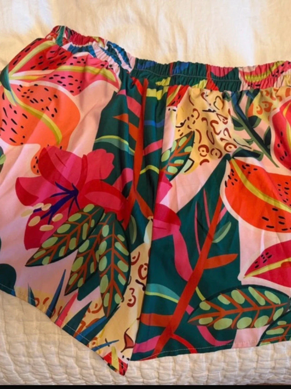 Women’s Tropical Print Two-Piece Short Set - Pink Multicolored Tropical